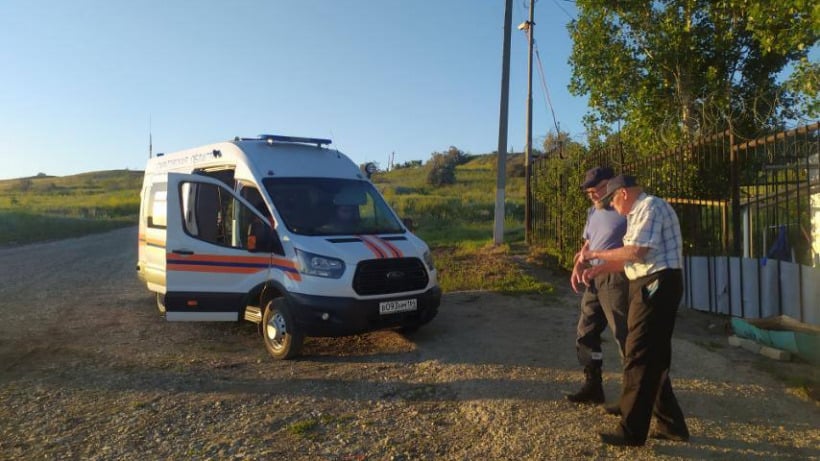 Спасатели три часа искали пожилого саратовца, заблудившегося в полях