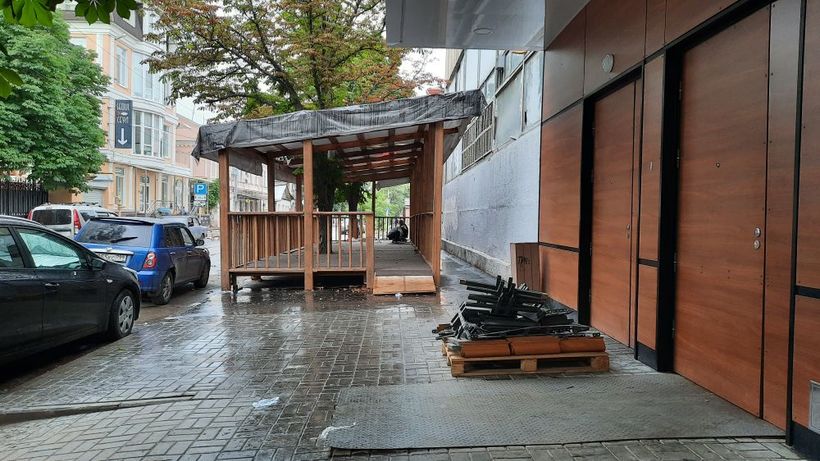 Летняя веранда кафе «Сеул» вернулась на пешеходную зону Саратова