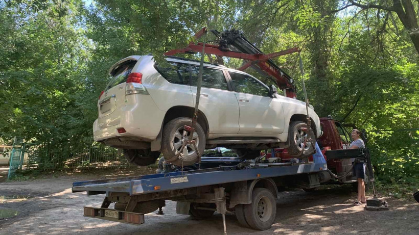 Приставы арестовали внедорожник саратовца за нежелание выплачивать ущерб