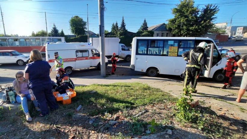 ДТП с маршруткой в Саратове. Пострадали 11 человек