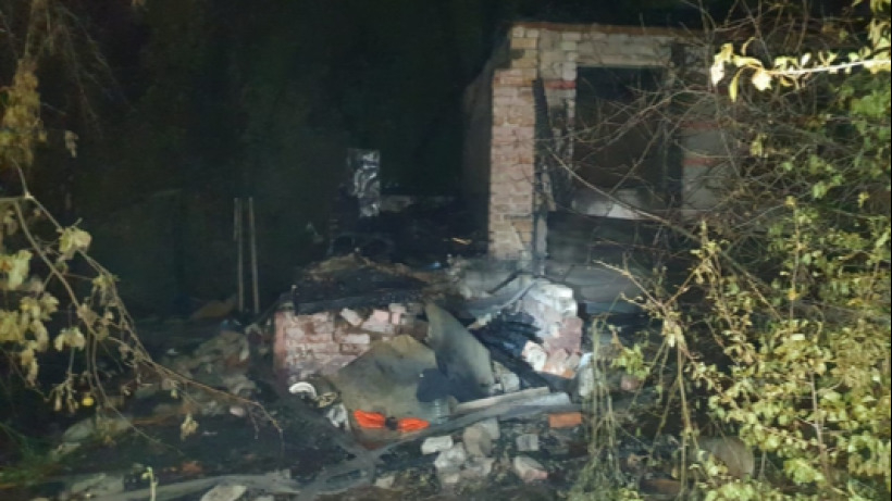 При пожаре на даче в Дубках погиб пенсионер