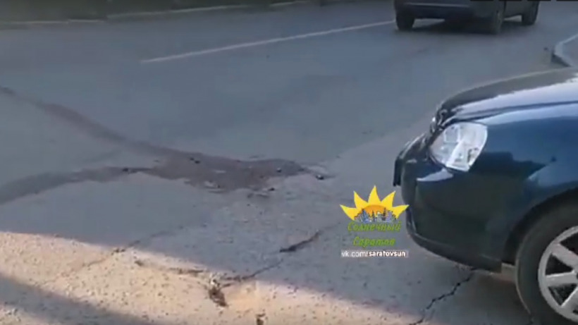 В поселке Солнечный водитель автобуса насмерть задавил собаку и едва не сбил женщину