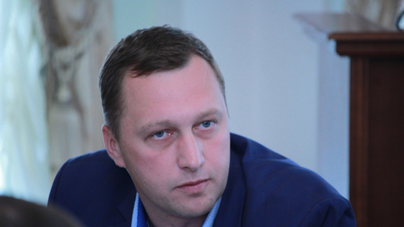 Глава облправительства потребовал увеличить темпы вакцинации саратовцев от ковида