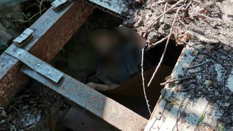 В Саратове пенсионер провалился в яму. Ему помогли выбраться спасатели