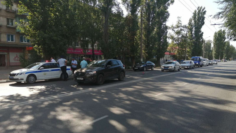В Балакове Mazda сбила трехлетнюю девочку, переходившую улицу без взрослых