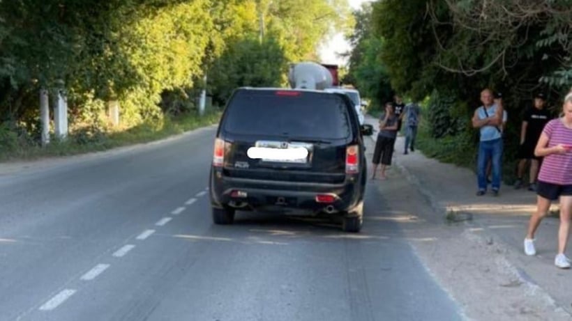 В селе под Вольском женщина на кроссовере сбила девятилетнего мальчика 