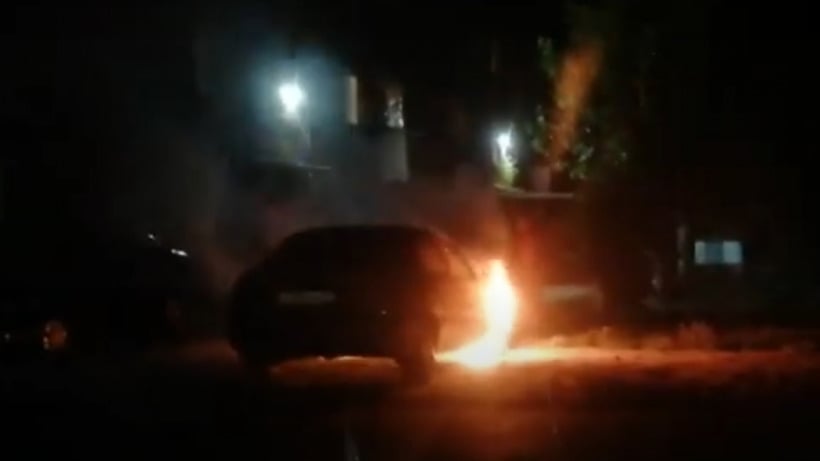 У кандидата в депутаты от КПРФ под Саратовом сожгли машину
