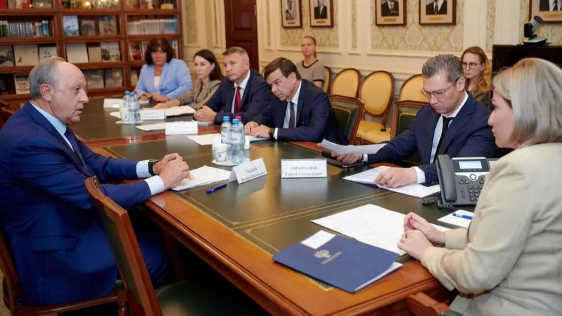 Радаев рассказал министру культуры РФ о проблемах в ремонте оперного театра и попросил еще денег