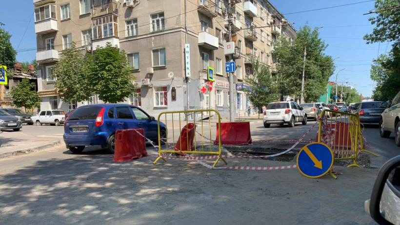 Инспекторы составили семь протоколов из-за опасных раскопов на улицах Саратова