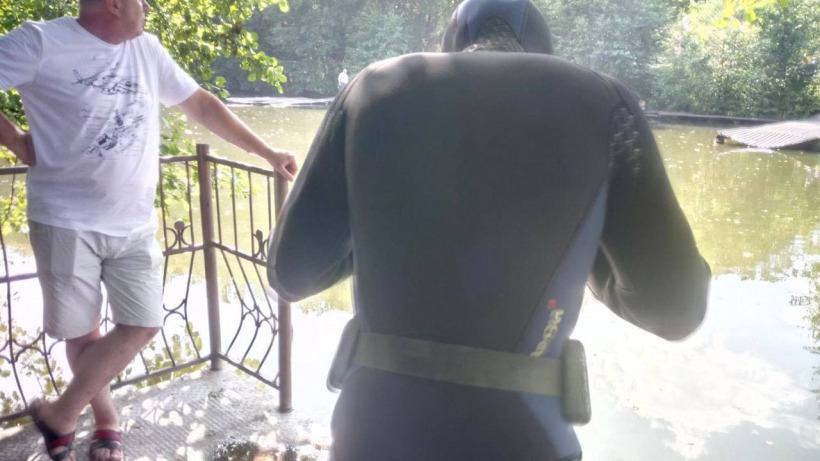 Из пруда в поселке Соколовый водолазы достали труп