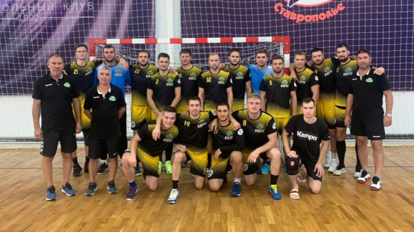 Саратовские гандболисты завоевали серебряные медали Кубка Лаврова