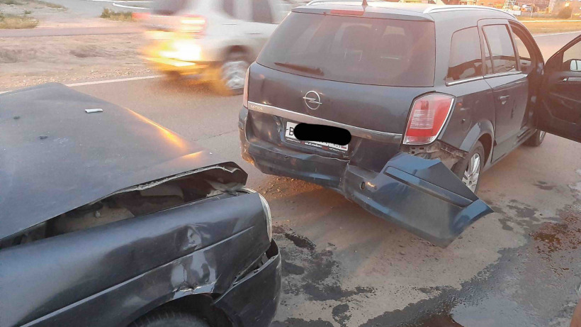 В Солнечном столкнулись Opel и Lada. Молодая женщина попала в больницу
