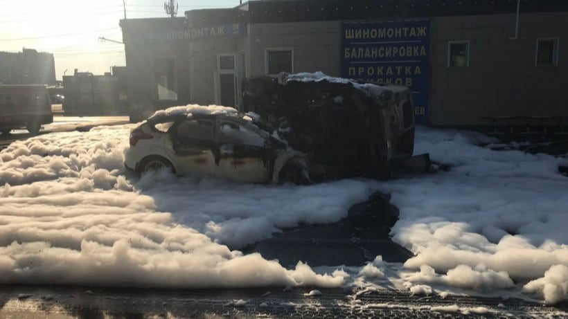 На Орджоникидзе после ДТП сгорели «Форд» и УАЗ. Четыре человека госпитализированы