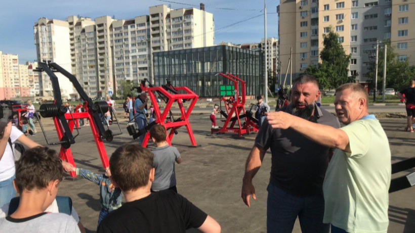 Власти Саратова только сегодня приступили к приемке тренажеров «Народного фитнес-парка»