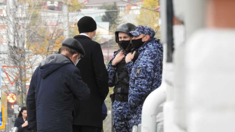 Желающие попасть на слушания по бюджету саратовцы вызвали в правительство Росгвардию