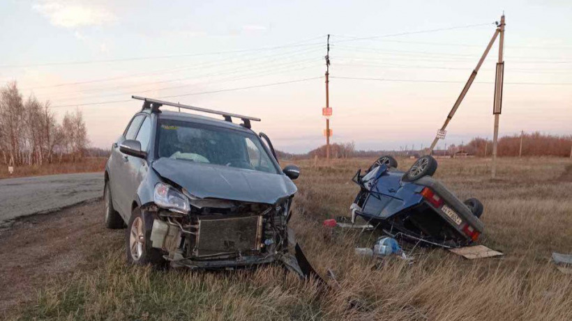 В Заводском районе столкнулись иномарка и ВАЗ. Пострадали три человека