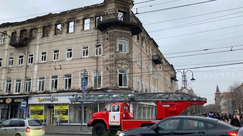 В здании горевшей накануне гостиницы «Россия» вновь произошло возгорание