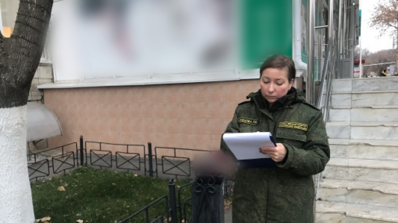 В Саратове возле больницы охранник обнаружил труп со ссадинами