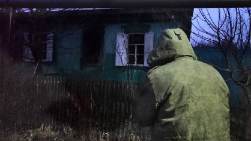 В селе под Саратовом пенсионер сгорел вместе с домом из-за непотушенной сигареты