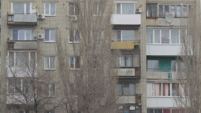 Вольчанин полез в окно к знакомой женщине на третий этаж, сорвался и умер