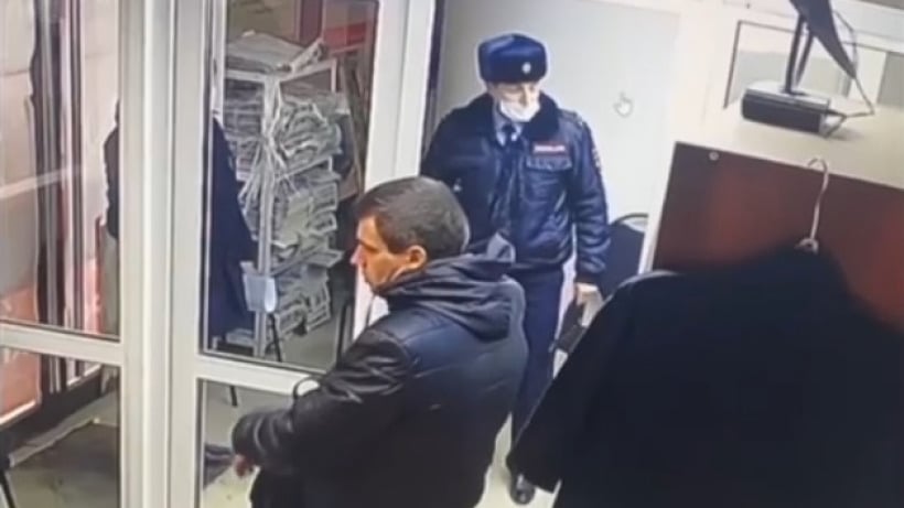 К депутату саратовской облдумы Бондаренко пришла полиция