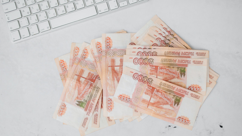SuperJob: Для счастья саратовцам нужно получать почти 170 тысяч рублей в месяц
