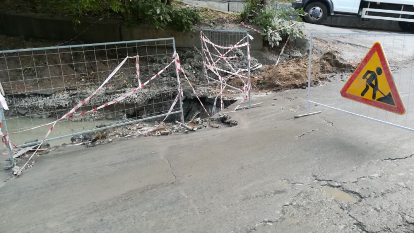 Сотни жителей Саратова на весь день остались без воды