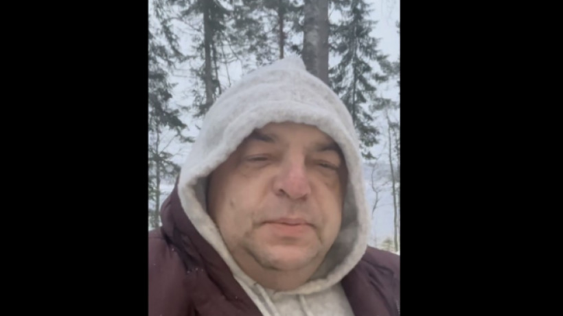 Министр Костин, отдыхая на турбазе, напомнил саратовцам о пользе QR-кодов