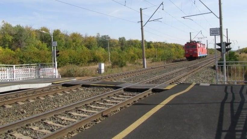  Завтра в Саратовском районе закроют железнодорожный переезд