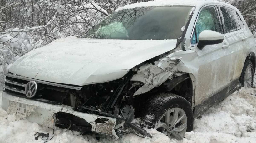 В ДТП с «Калиной» и «Фольксвагеном» в Саратове пострадали четыре ребенка