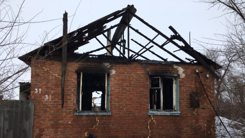 В балаковском селе выгорел жилой дом