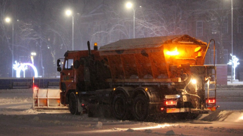 Радаев не планирует вводить режим ЧС для уборки снежных завалов в Саратове 