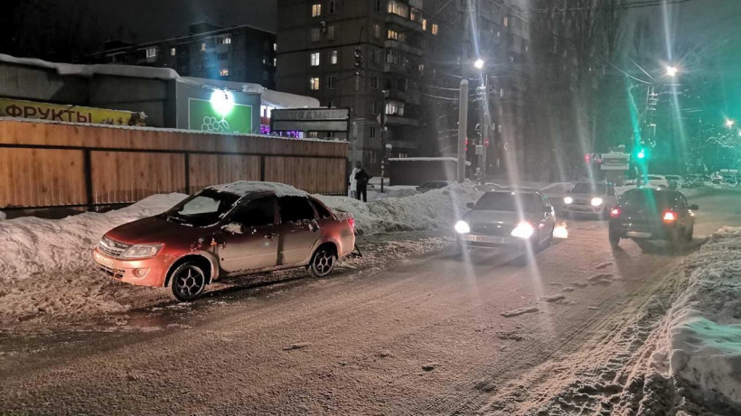 В Саратове водитель «Гранты» на пешеходном переходе сбил школьника