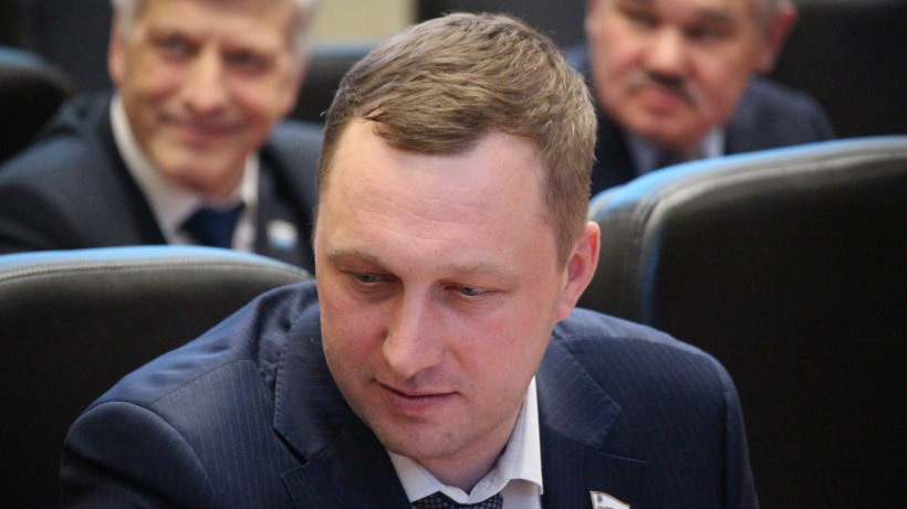 Бусаргин потребовал от чиновников минприроды объезжать все заваленные мусором контейнерные площадки 