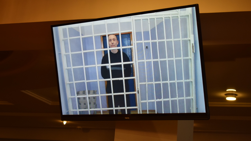 Отправленный в колонию за мошенничество саратовский судья Кулахметов формально сохранил полномочия