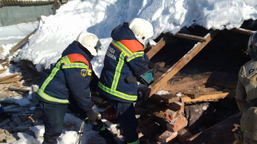 В селе под Вольском рухнул нежилой дом. Погибла пенсионерка