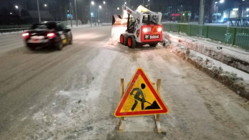 Ночью в Саратове четыре улицы перекроют для уборки снега
