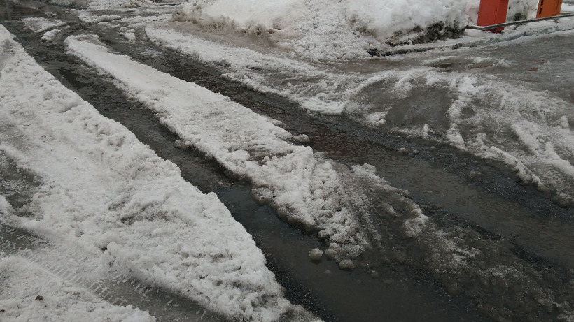 В Саратове ночью запретят парковку и движение на четырех улицах