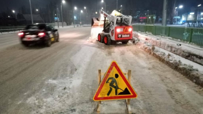 На ночь в Саратове перекроют улицу для уборки снега