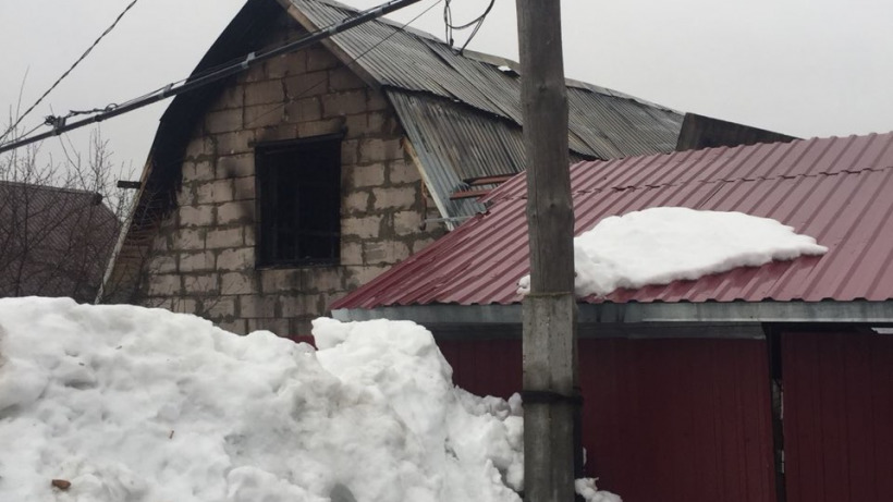 Ночью в Саратове сгорел частный дом