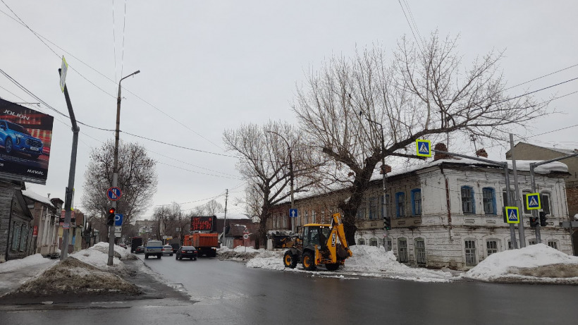 В Саратове несколько улиц на ночь перекроют для уборки снега