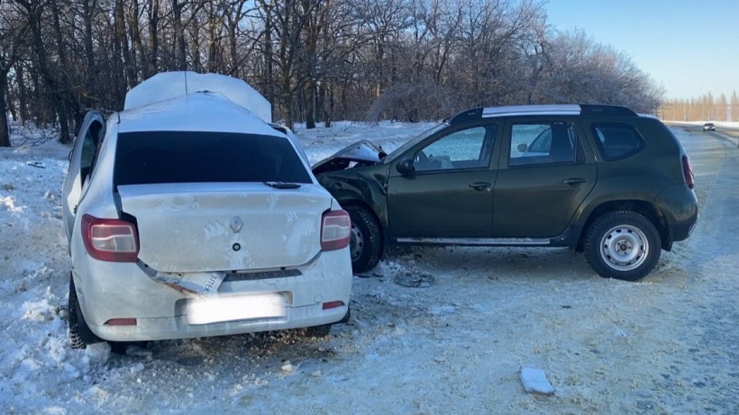 У саратовского памятника водителям в аварии с двумя французскими иномарками погиб мужчина