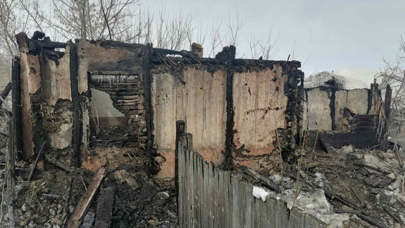 Ночью в Татищевском районе при пожаре погиб пожилой мужчина