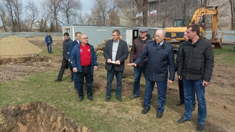 Радаев: Власти Энгельсского района затягивают строительство спортивных объектов
