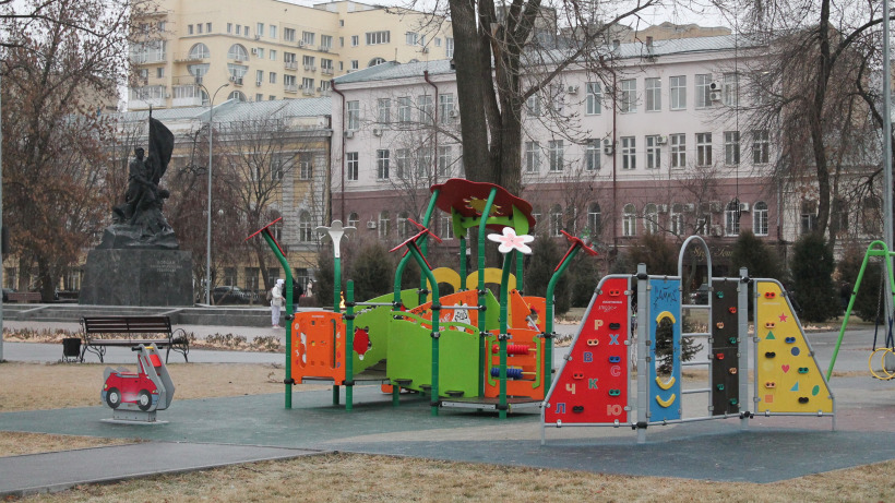 Из резервного фонда Саратовской области выделяют два миллиона рублей на детские площадки