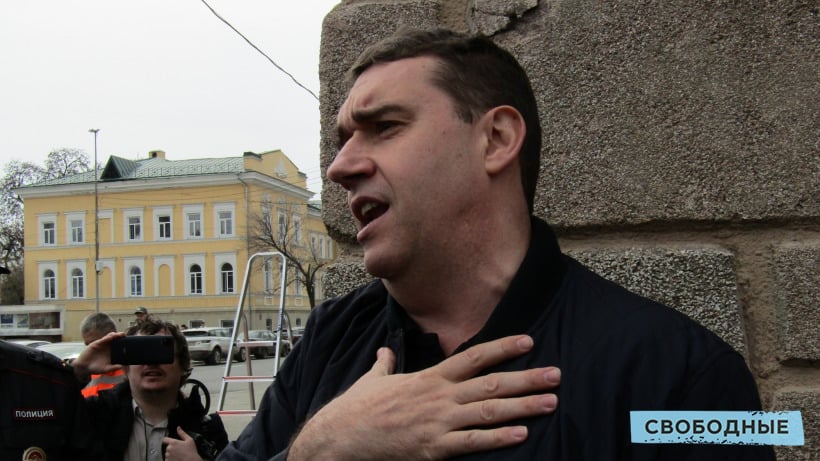 Саратовского депутата Анидалова оштрафовали на две тысячи рублей за неповиновение полиции