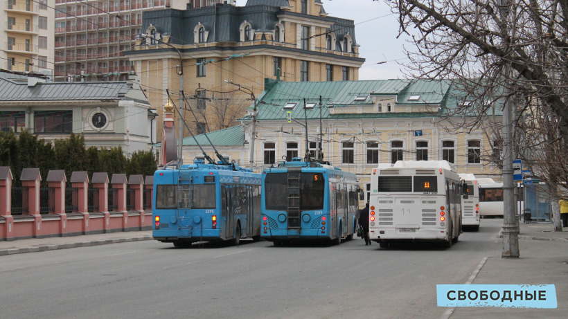Правительство РФ пытается сдержать цену на проезд в автобусах. Саратовские перевозчики продолжают ее повышать