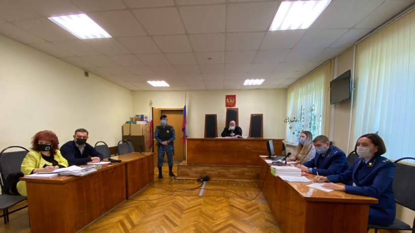 Взятка и мошенничество. В Саратове суд приступил к рассмотрению дела экс-прокурора Пригарова