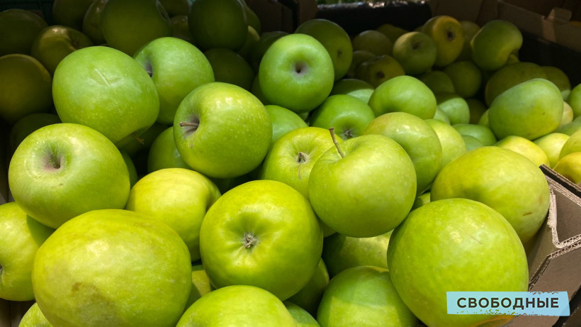 «Ценник». В магазинах в центре Саратова нет яблок дешевле 120 рублей за килограмм
