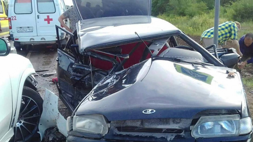 В ДТП под Энгельсом пострадали юная автолюбительница и пассажирка